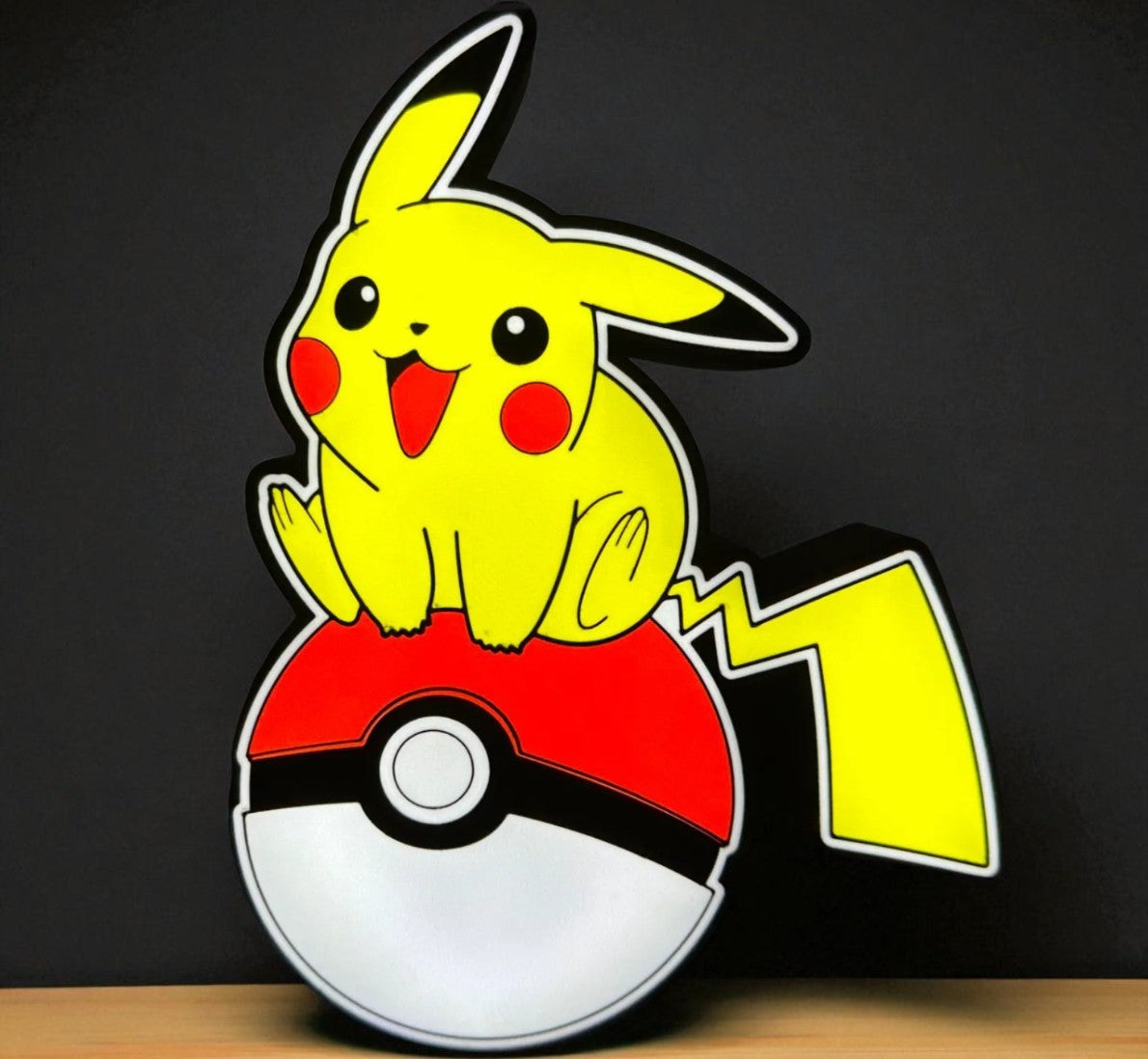 “Φωτιζόμενο Pikachu Lightbox – Πιάσε τη Λάμψη!”
