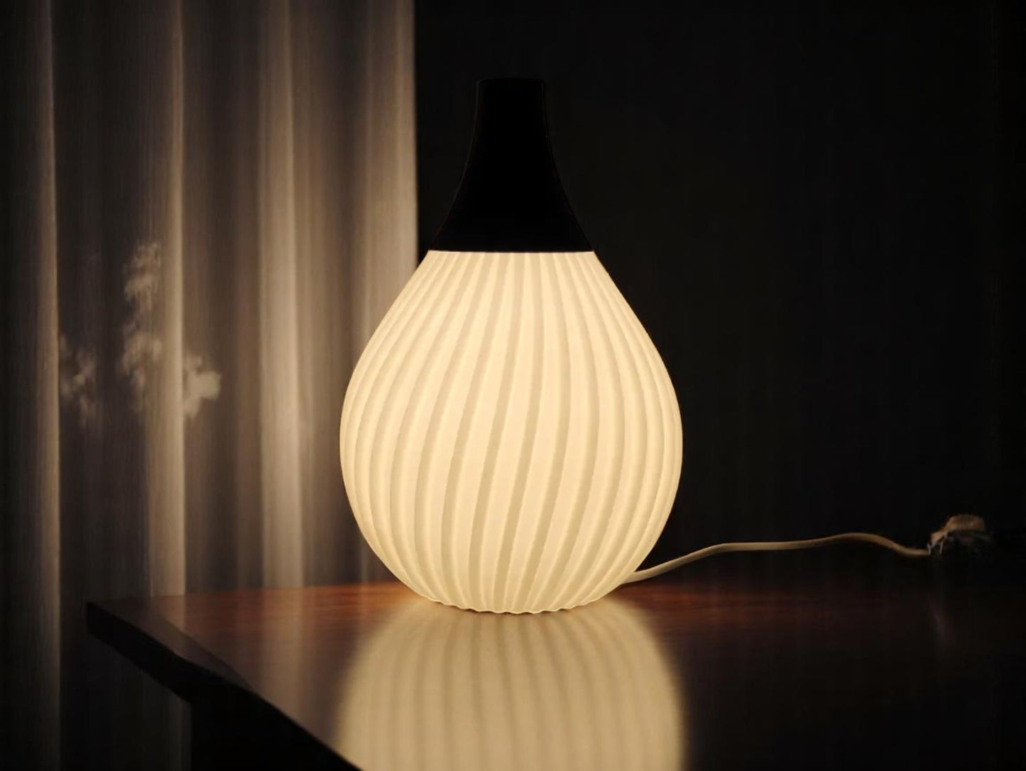 3D Printed Επιτραπέζιο Φωτιστικό “Pear Glow” – Κομψότητα & Απαλός Φωτισμός με USB