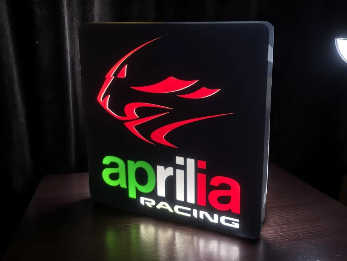 Φωτεινό Lightbox Aprilia Racing – Χειροποίητο Fan Art Διακοσμητικό
