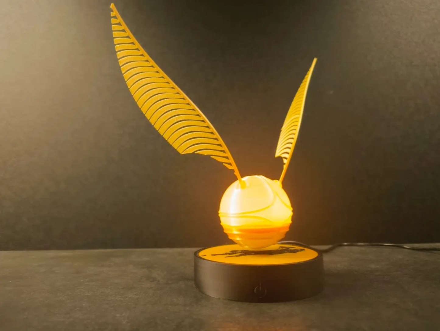 Μαγική Φωτιστική Μπάλα "Golden Snitch"