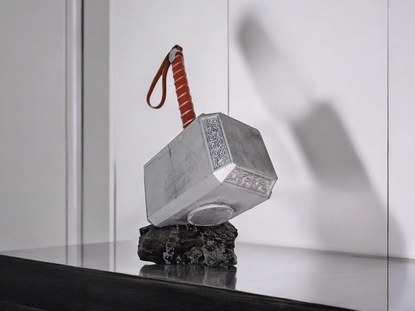 Mjolnir – Το Σφυρί του Θορ