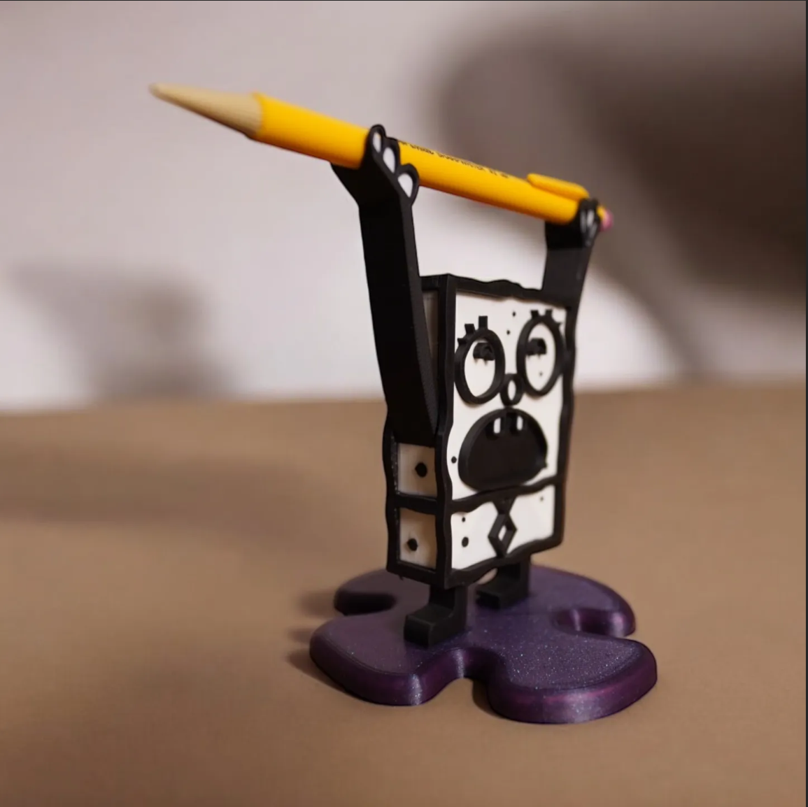 Funny Pencil Holder β Cartoon Shocked Face