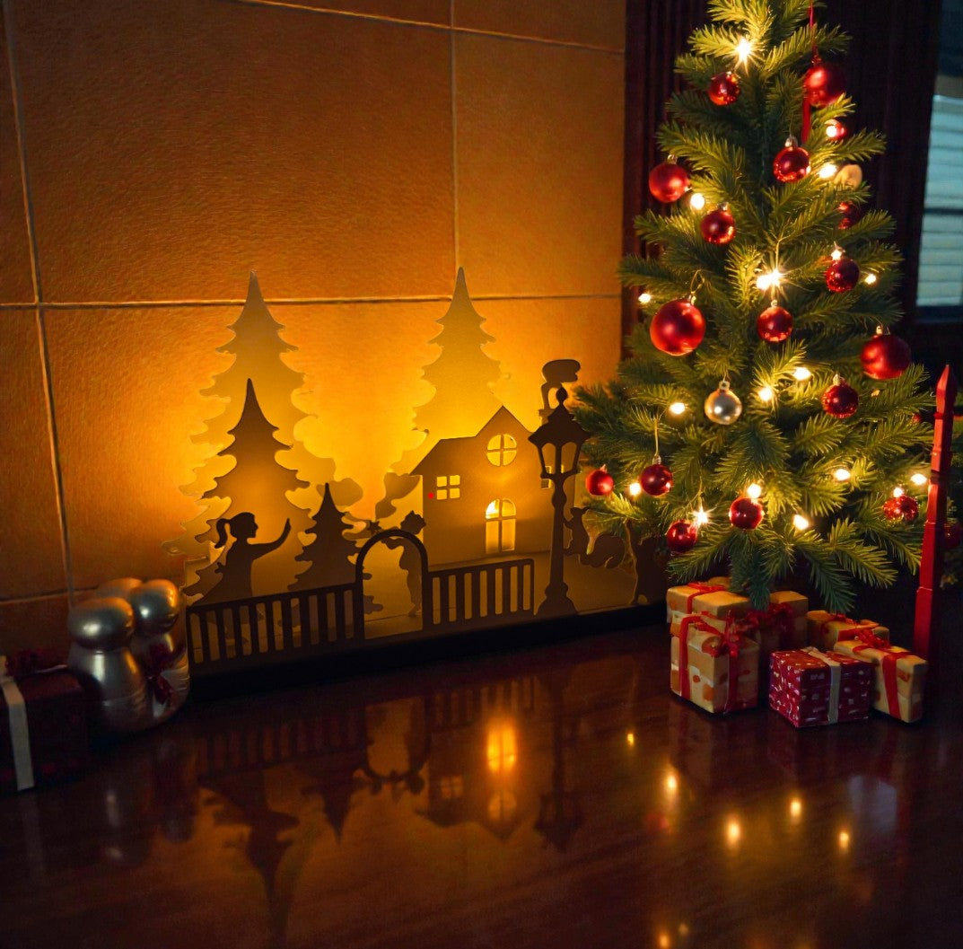 Χριστουγεννιάτικο Κηροπήγιο – Φωτισμένο Χωριό στο Δάσος