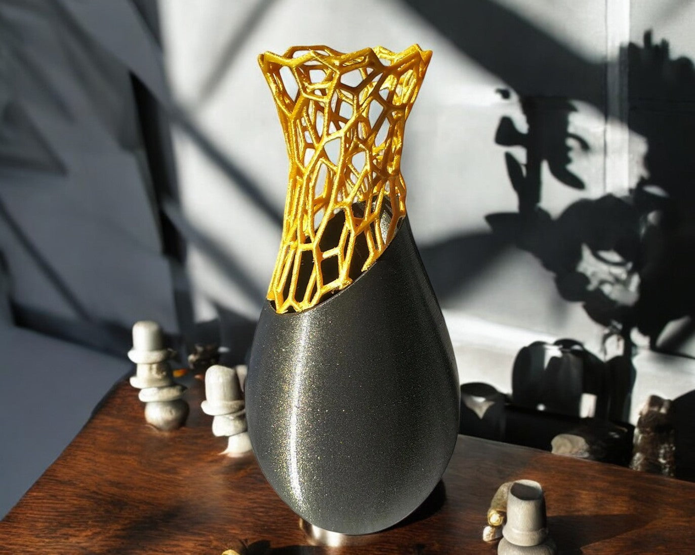 Stunning "Voronoi" Vase - Customizable Color Combination