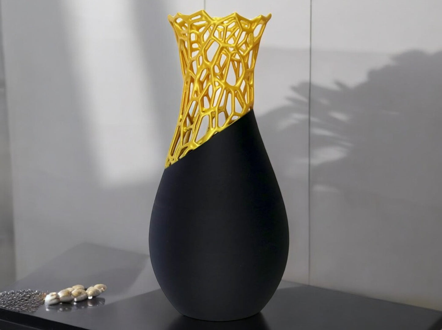 Stunning "Voronoi" Vase - Customizable Color Combination