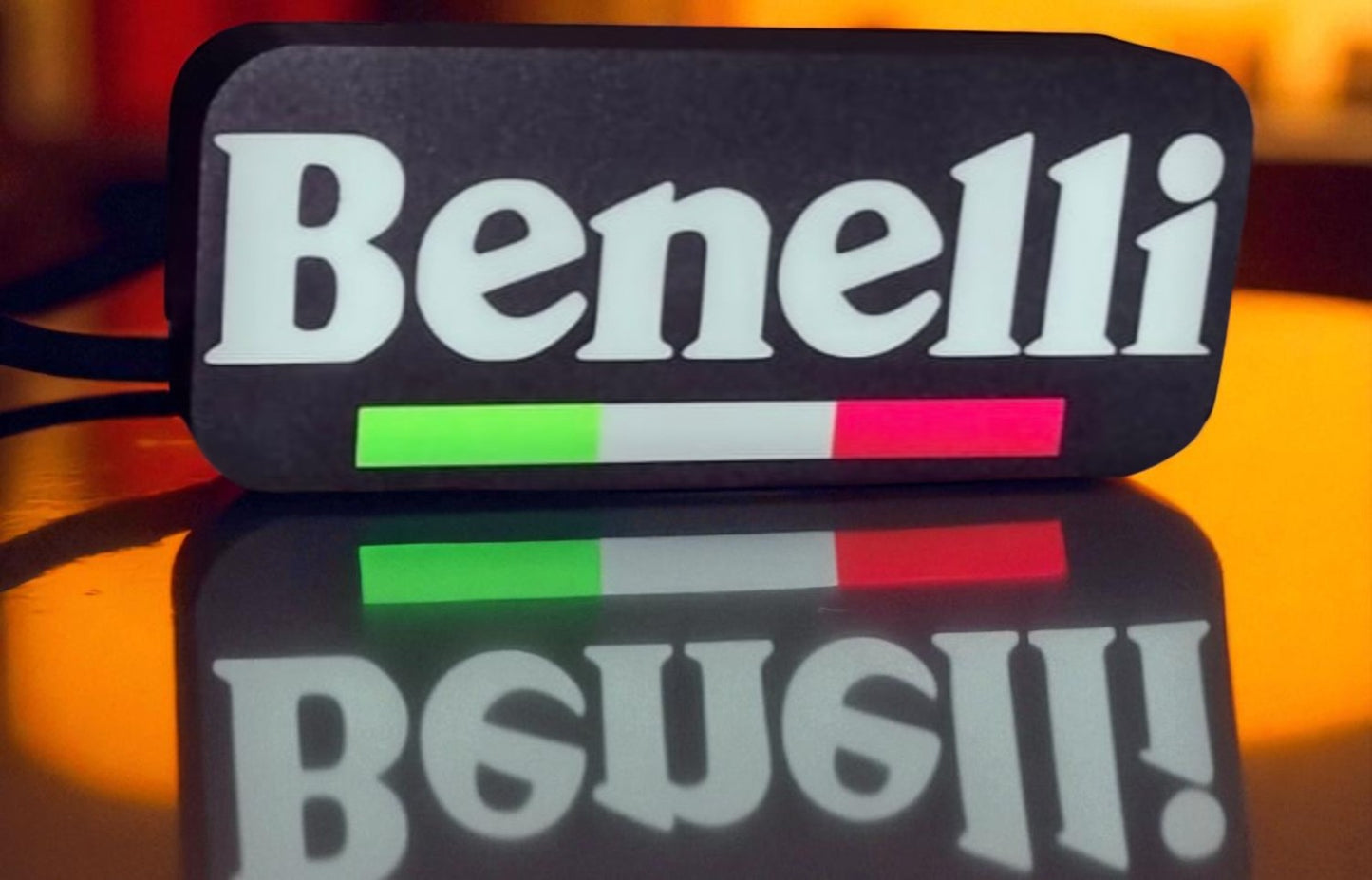 Lightbox – Fan Art Φωτιστικό Benelli με Ιταλικό Στυλ