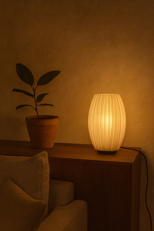 Επιτραπέζιο Φωτιστικό “Ribbed Glow” – Μοντέρνο Design & Ζεστός Ατμοσφαιρικός Φωτισμός