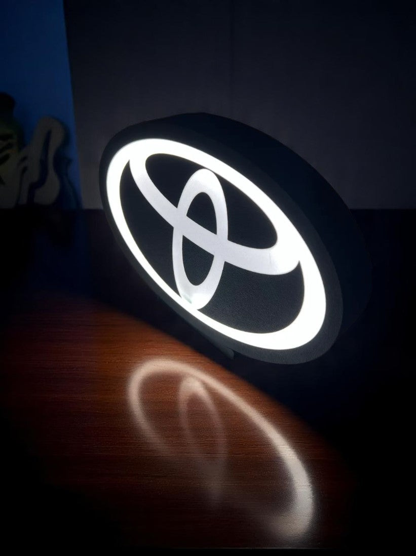 Φωτεινό Lightbox Toyota Oval – Κομψό Fan-Art Διακοσμητικό