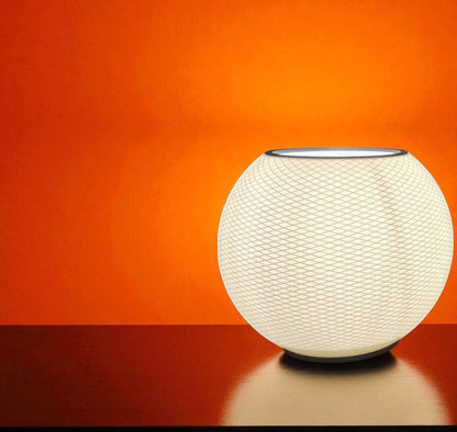 Sfera – 3D Printed Επιτραπέζιο Φωτιστικό με Υφή Πλέγματος