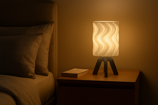 Επιτραπέζιο Φωτιστικό “Wave Serenity” – Μοντέρνο Κυματιστό Design με Ζεστό Απαλό Φως