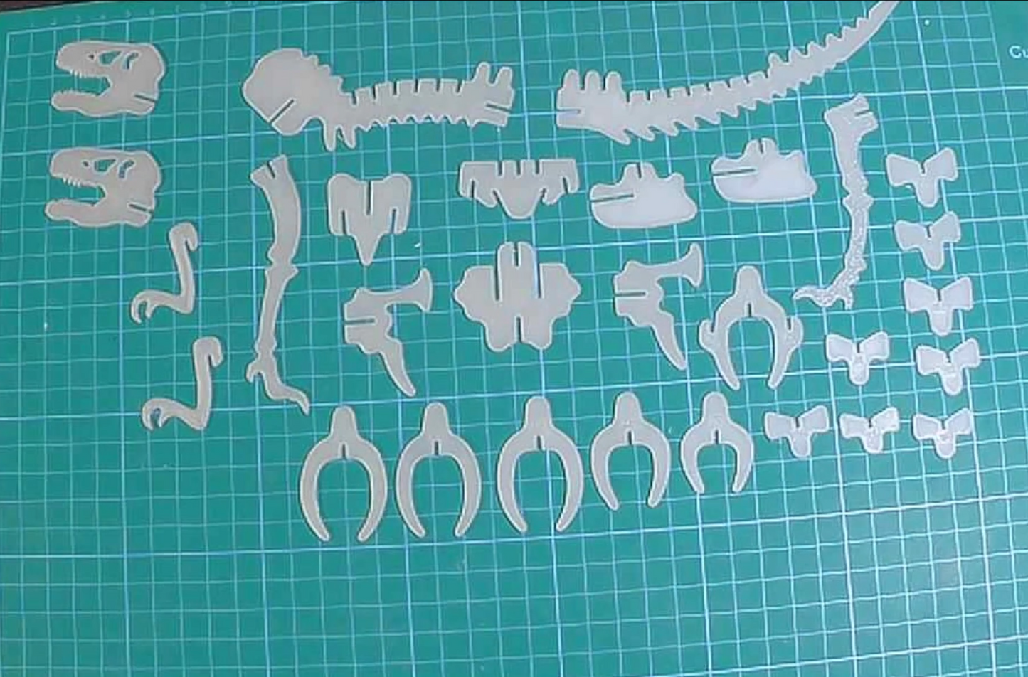 T-Rex Glow-in-the-Dark 3D Puzzle – Συναρμολογούμενος Δεινόσαυρος