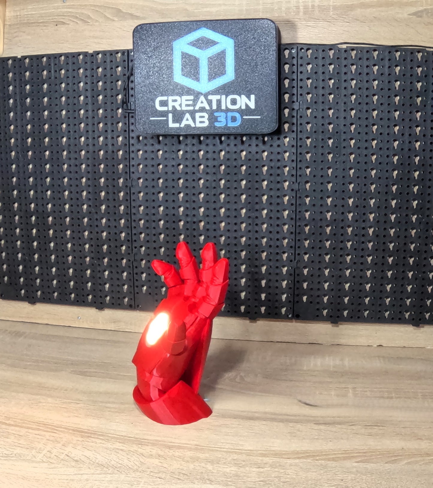 Φωτιζόμενο Διακοσμητικό Χέρι Iron Man | Superhero Light | Marvel Inspired Decor