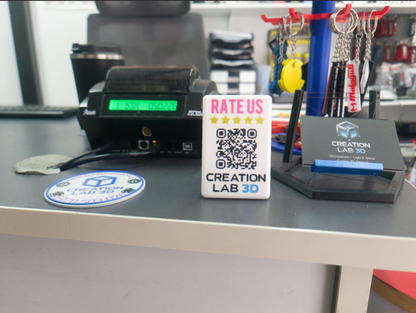 Smart Review Stand – Επιτραπέζιο QR Stand για Αξιολογήσεις, WiFi & Menu