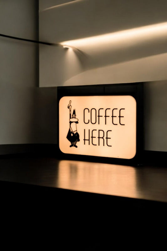 Λάμπα "Coffee Here" - Φωτισμός με Άποψη για τους Λάτρεις του Καφέ
