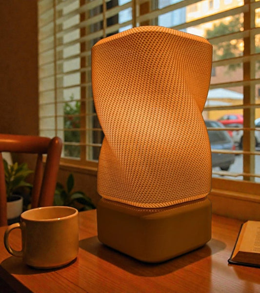 Helix Glow – Επιτραπέζιο Φωτιστικό Ζεστής Ατμόσφαιρας