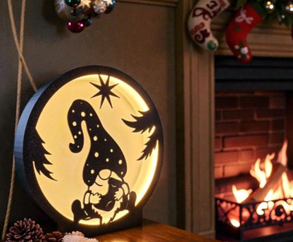 Χριστουγεννιάτικη Επιτραπέζια Λάμπα Gnome – Cozy Winter Glow