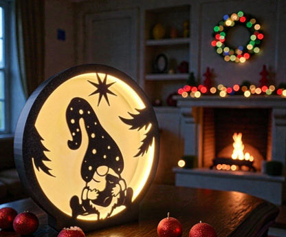 Χριστουγεννιάτικη Επιτραπέζια Λάμπα Gnome – Cozy Winter Glow