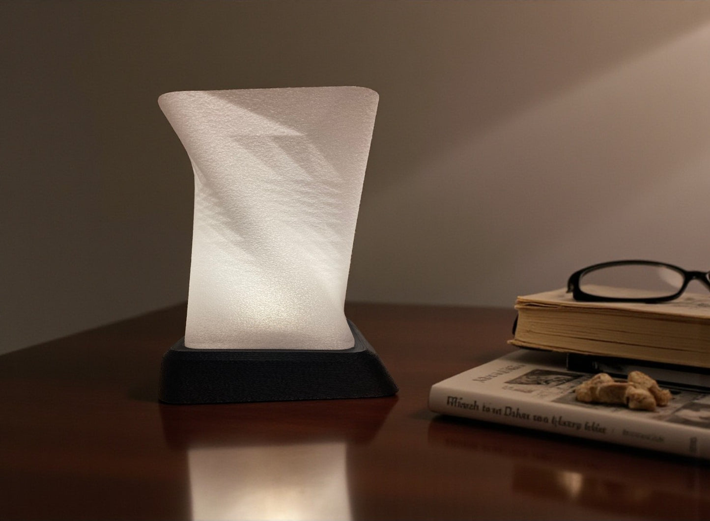 Επιτραπέζιο Φωτιστικό TwistCube – Μοντέρνος Διακοσμητικός Φωτισμός